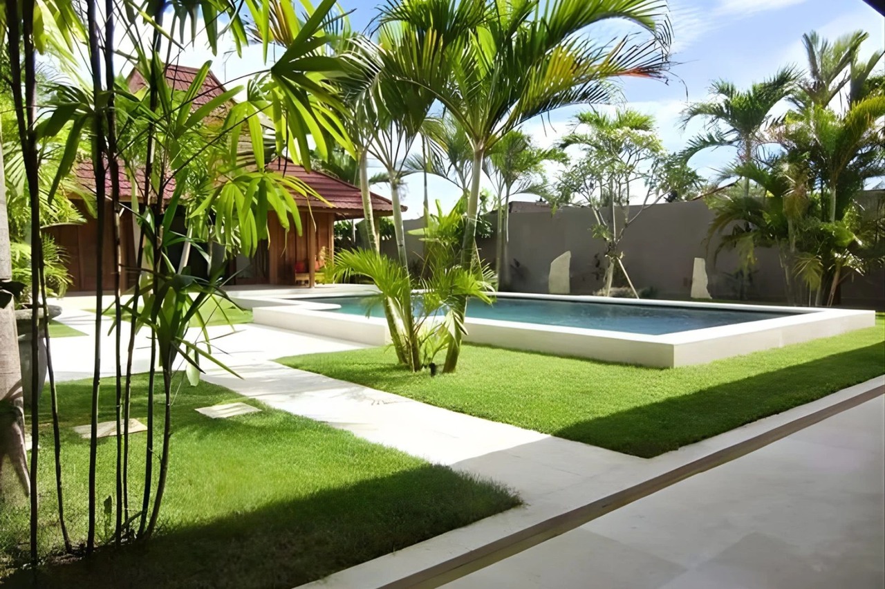 Modern Rustic Freehold Villa in Nyanyi