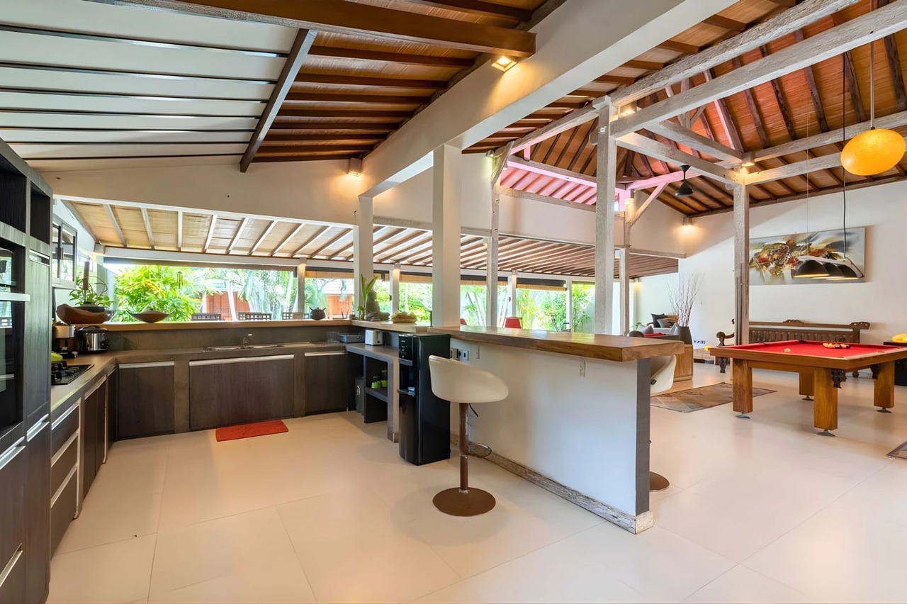 Modern Rustic Freehold Villa in Nyanyi
