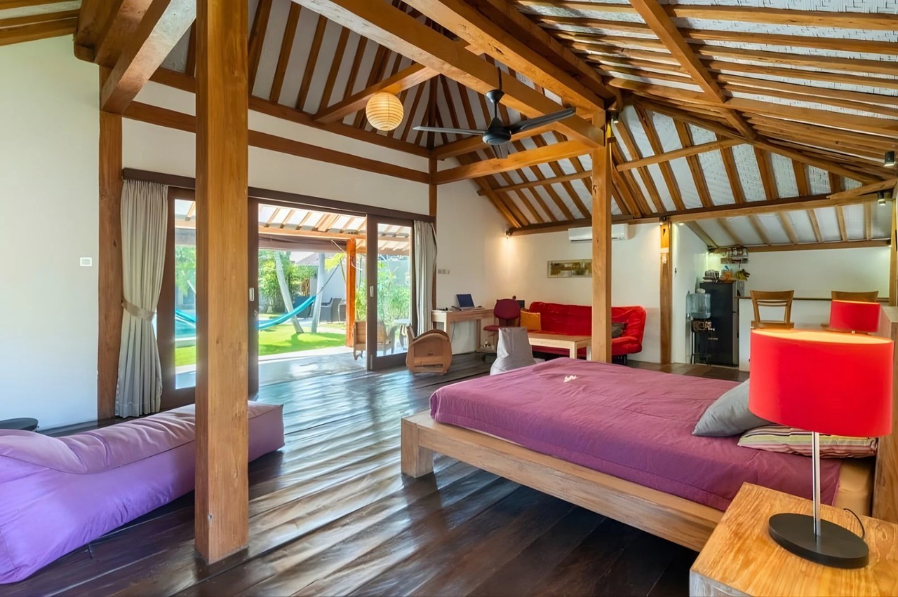 Modern Rustic Freehold Villa in Nyanyi