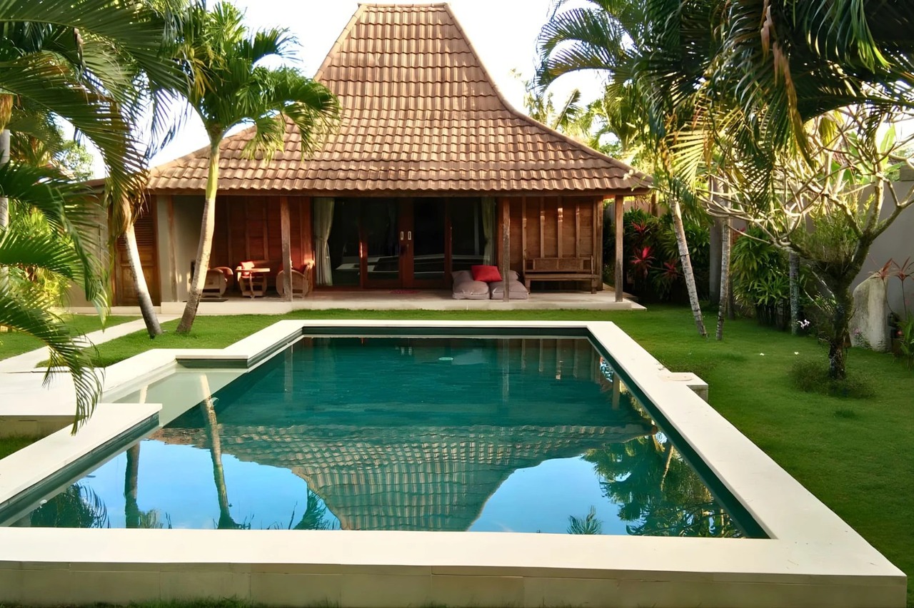 Modern Rustic Freehold Villa in Nyanyi