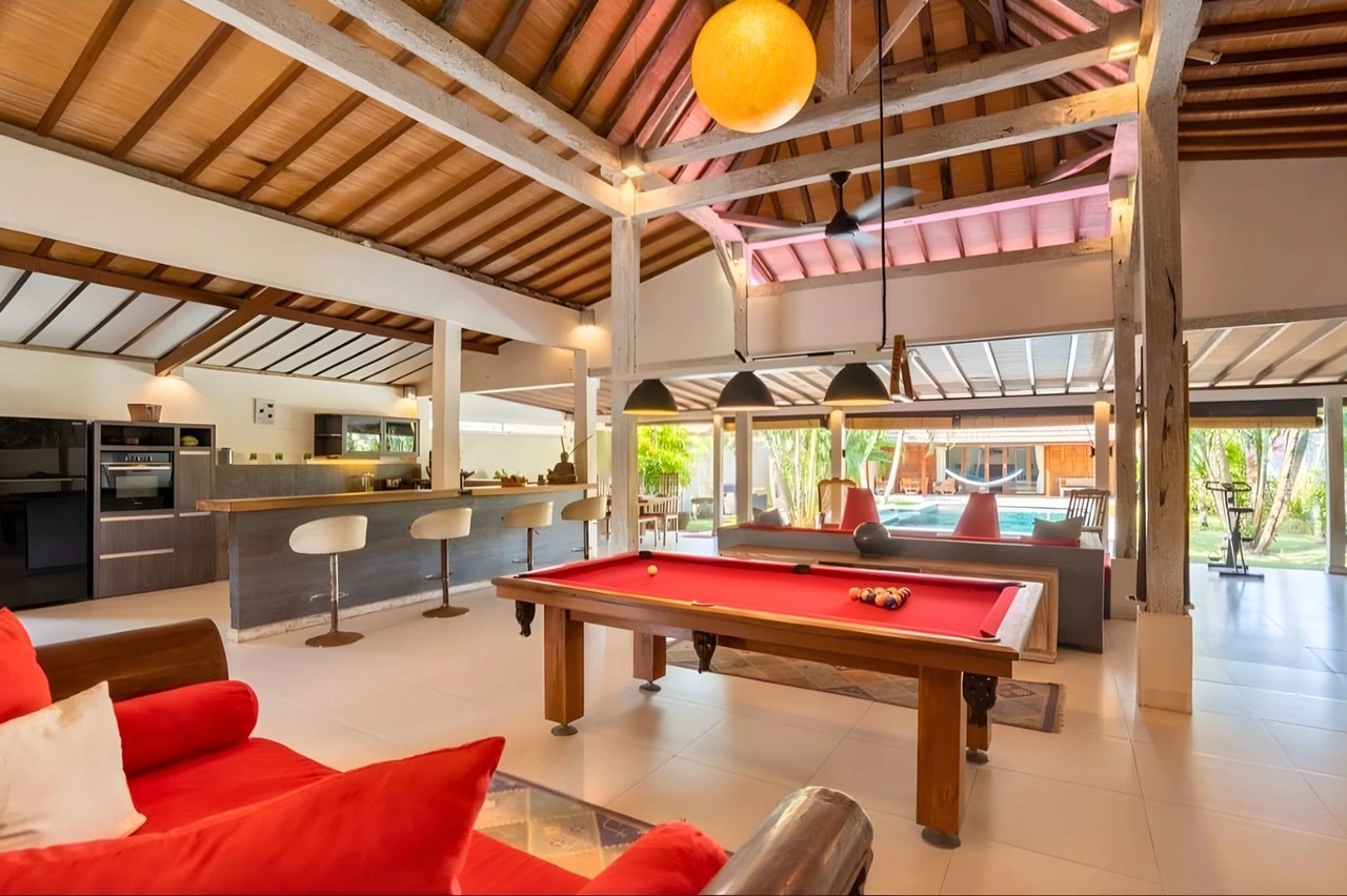 Modern Rustic Freehold Villa in Nyanyi