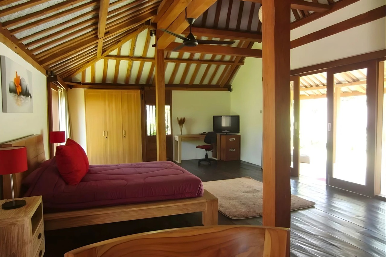 Modern Rustic Freehold Villa in Nyanyi