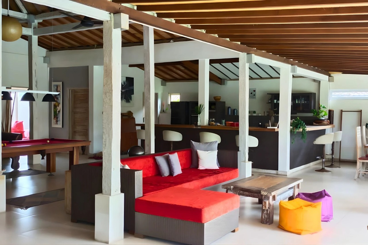 Modern Rustic Freehold Villa in Nyanyi