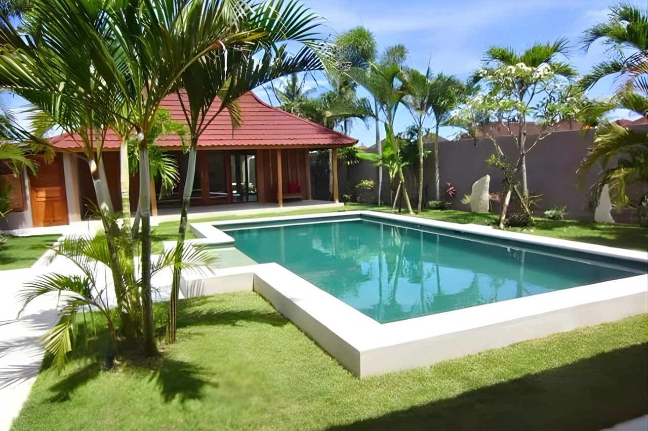 Modern Rustic Freehold Villa in Nyanyi