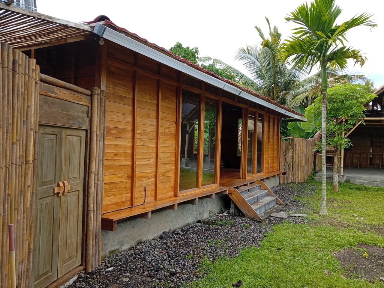 SECRET GARDEN FOR LEASE – PENESTANAN