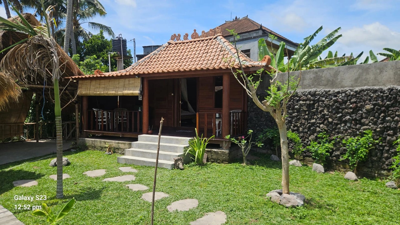 SECRET GARDEN FOR LEASE – PENESTANAN