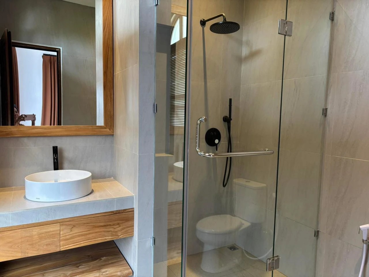 ## **Elegant 2-Bedroom Leasehold Villa 