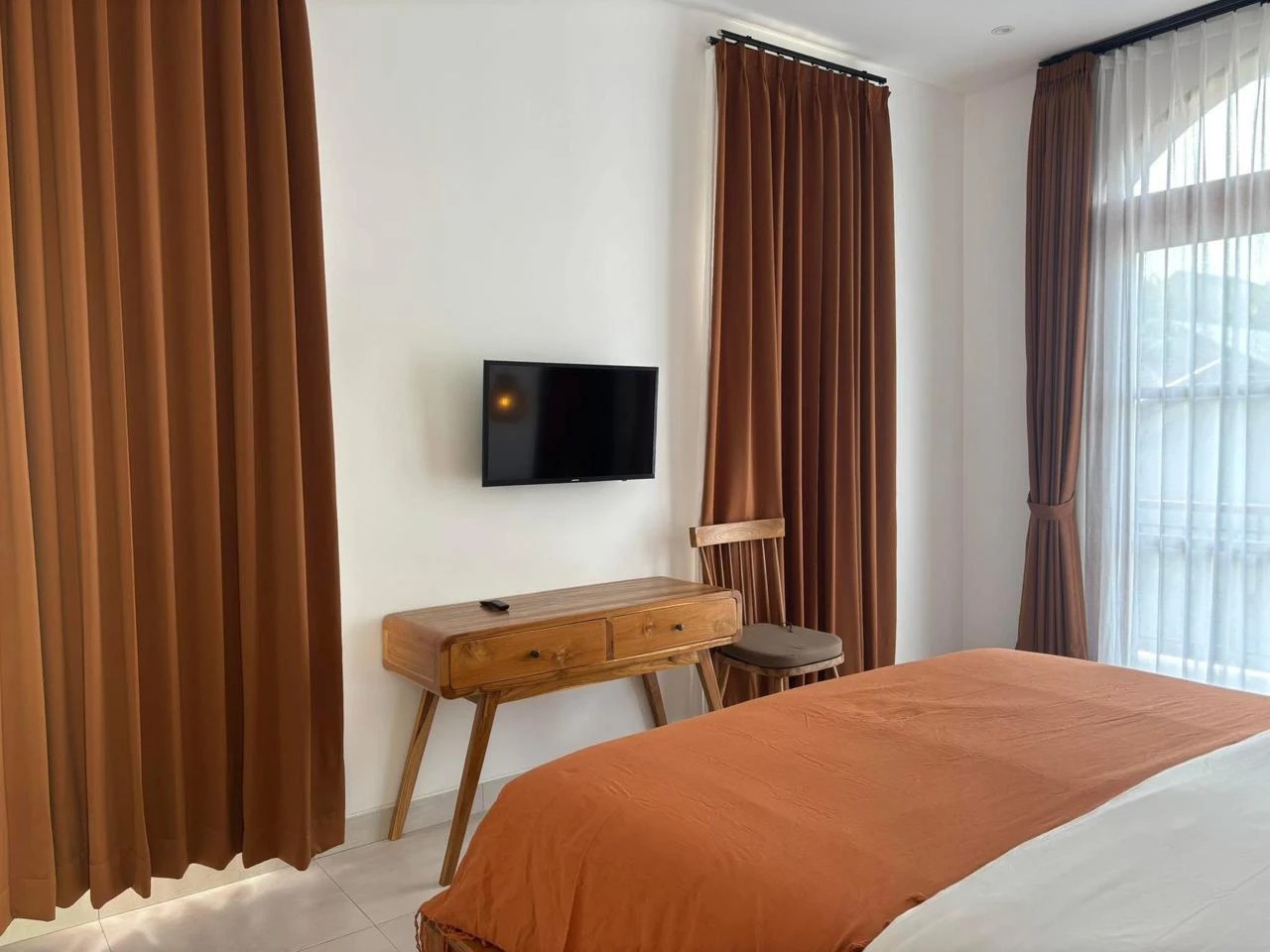 ## **Elegant 2-Bedroom Leasehold Villa 