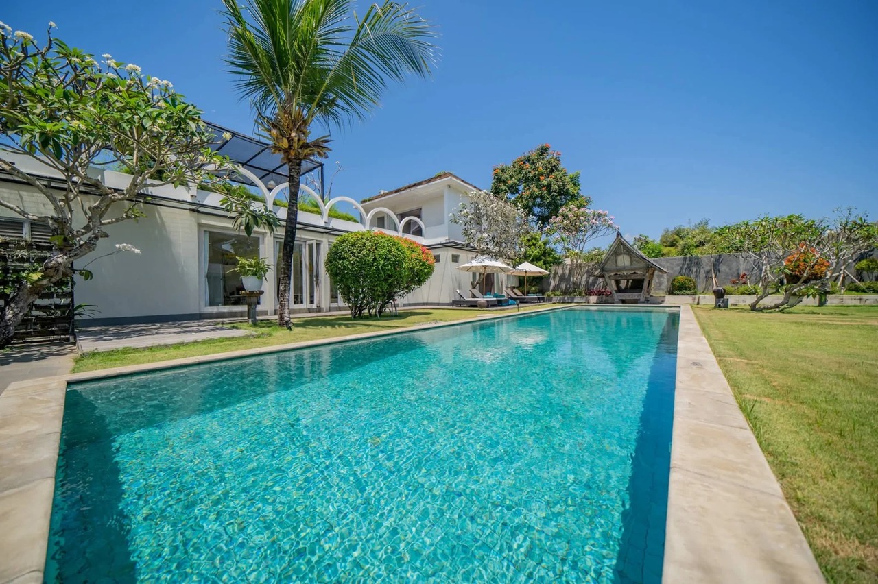 5 BEDROOM VILLA IN JIMBARAN, IDR 99 MILL