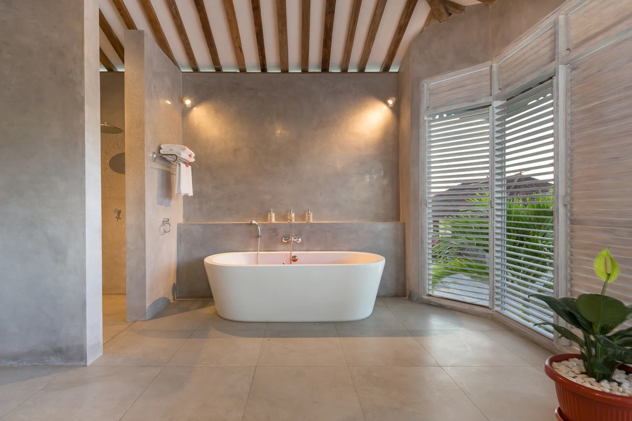 5 BEDROOM VILLA IN JIMBARAN, IDR 99 MILL