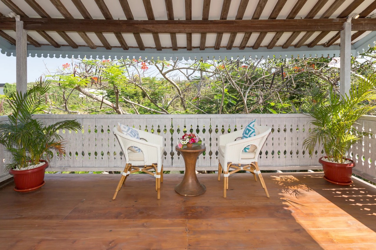 5 BEDROOM VILLA IN JIMBARAN, IDR 99 MILL