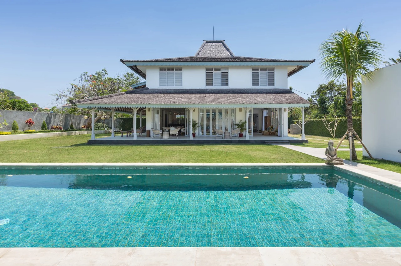 5 BEDROOM VILLA IN JIMBARAN, IDR 99 MILL