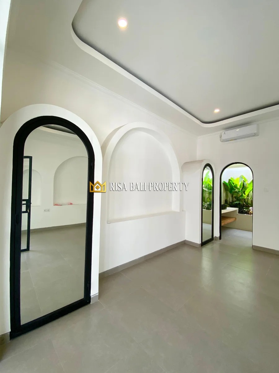 BRAND NEW MODERN TROPICAL 2-BEDROOM