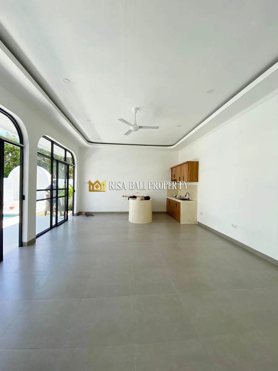 BRAND NEW MODERN TROPICAL 2-BEDROOM