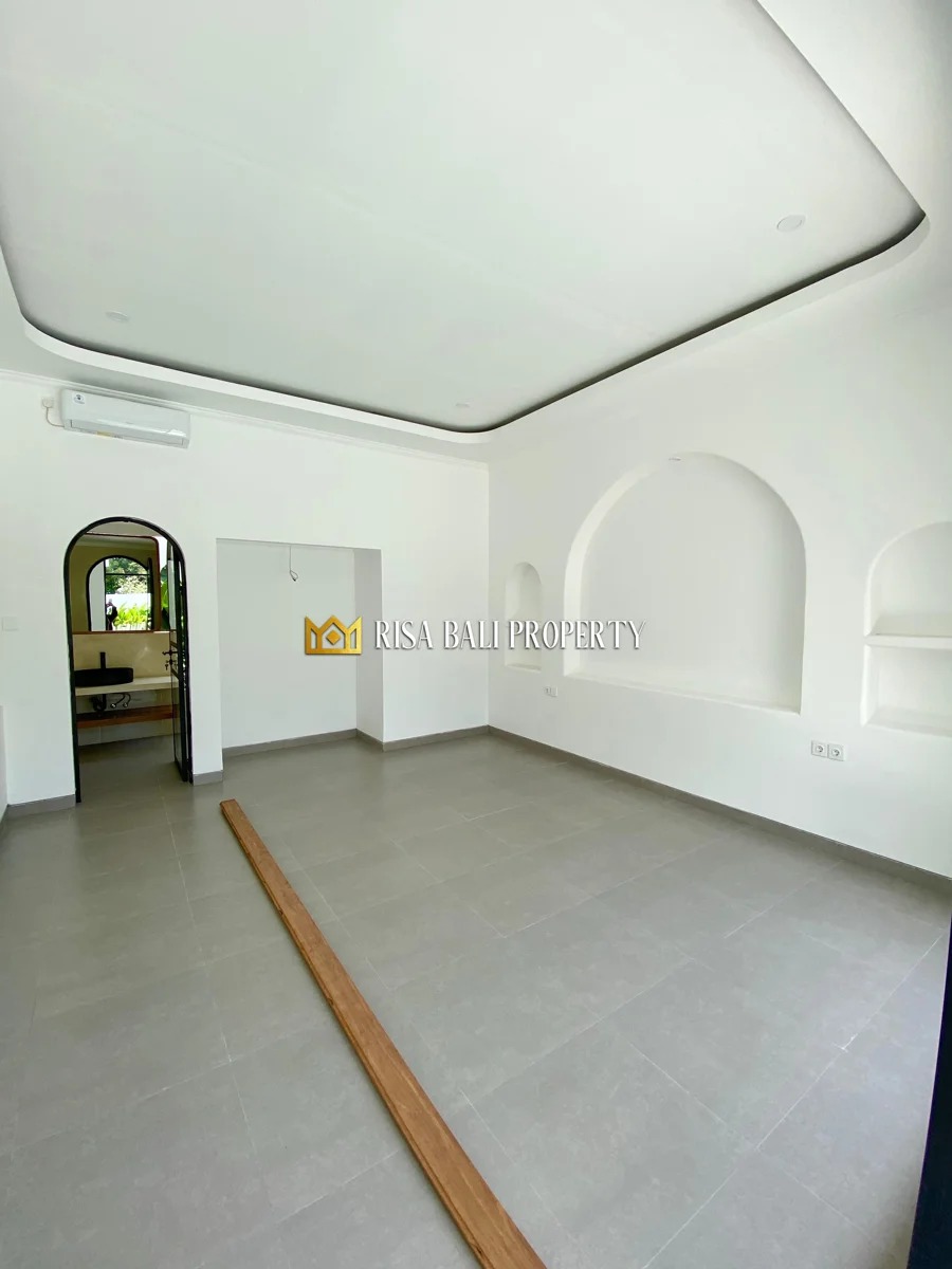 BRAND NEW MODERN TROPICAL 2-BEDROOM