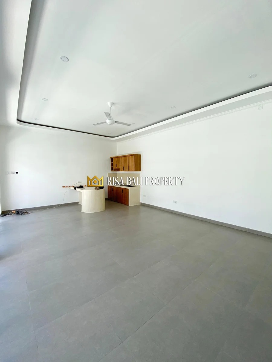 BRAND NEW MODERN TROPICAL 2-BEDROOM