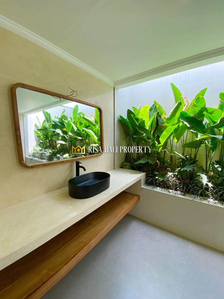 BRAND NEW MODERN TROPICAL 2-BEDROOM