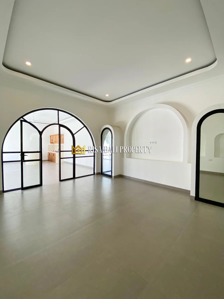 BRAND NEW MODERN TROPICAL 2-BEDROOM