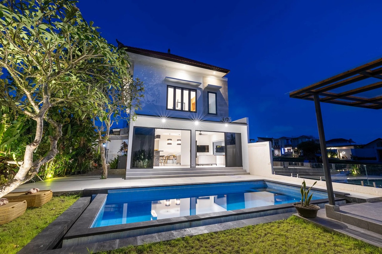 Breezy 3BR Villa w/ Rice Views and Spa A