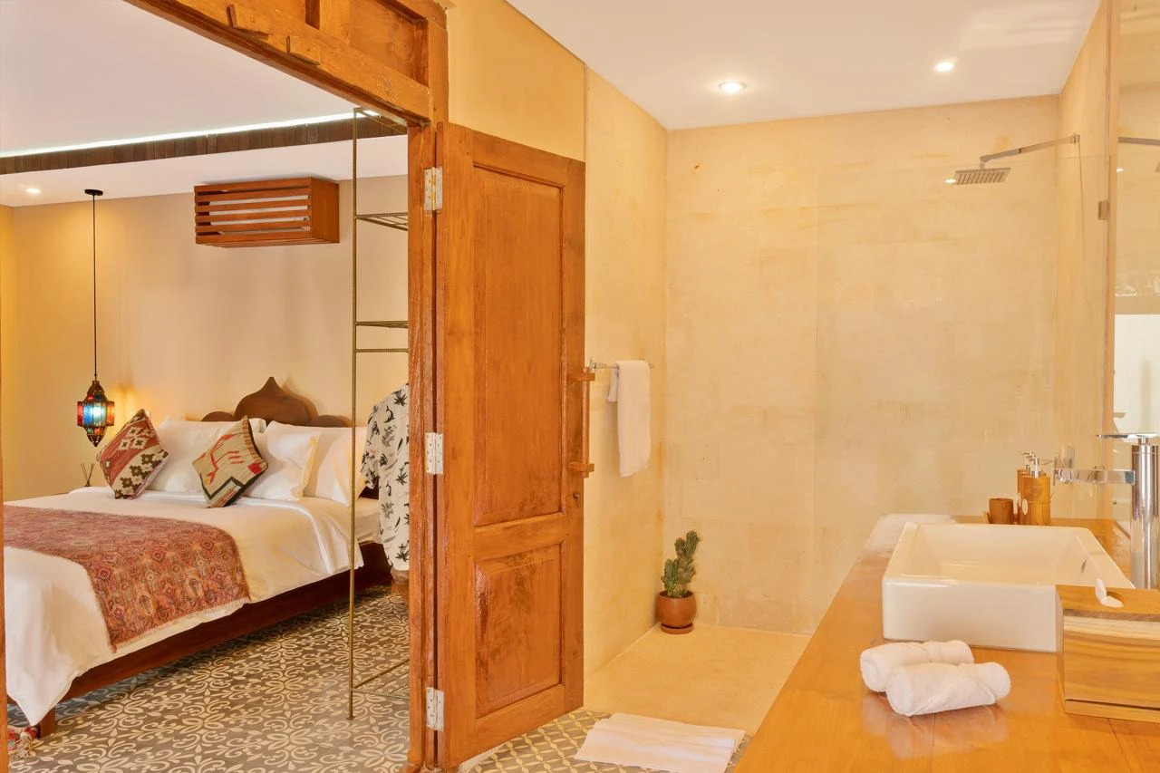 MOROCCAN-INFLUENCED 2 BEDROOM VILLA 