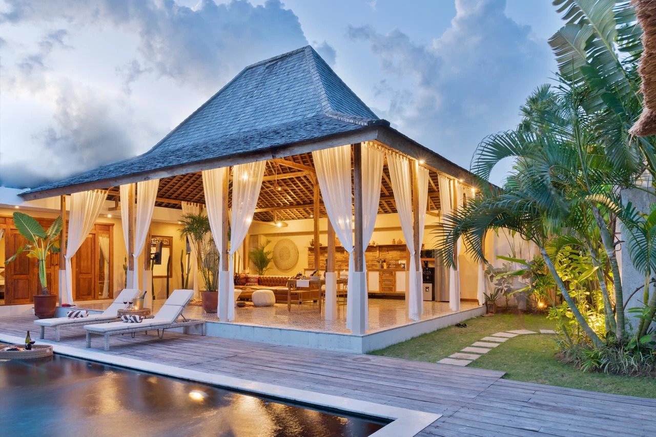 MOROCCAN-INFLUENCED 2 BEDROOM VILLA 