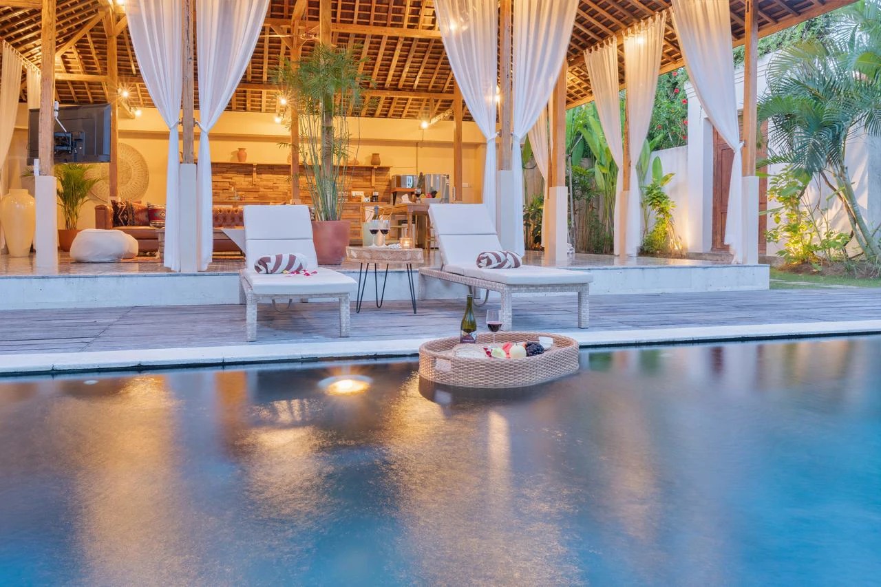 MOROCCAN-INFLUENCED 2 BEDROOM VILLA 
