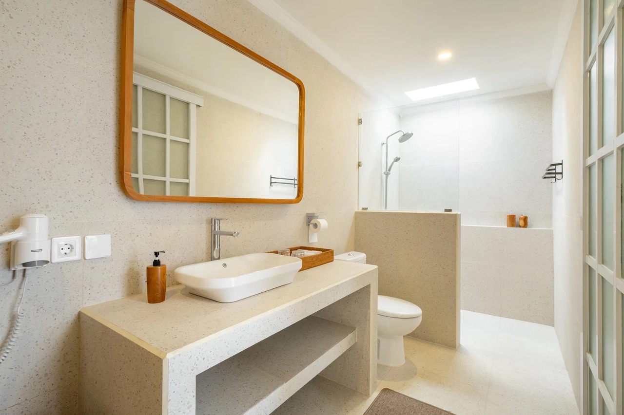2 NEW BEDROOM VILLA TO BATU BOLONG BEACH