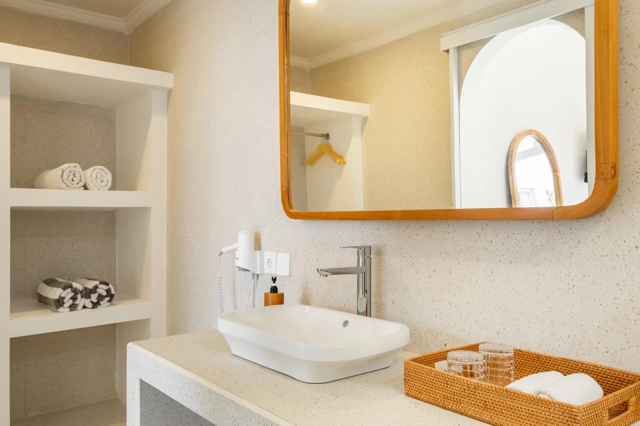 2 NEW BEDROOM VILLA TO BATU BOLONG BEACH