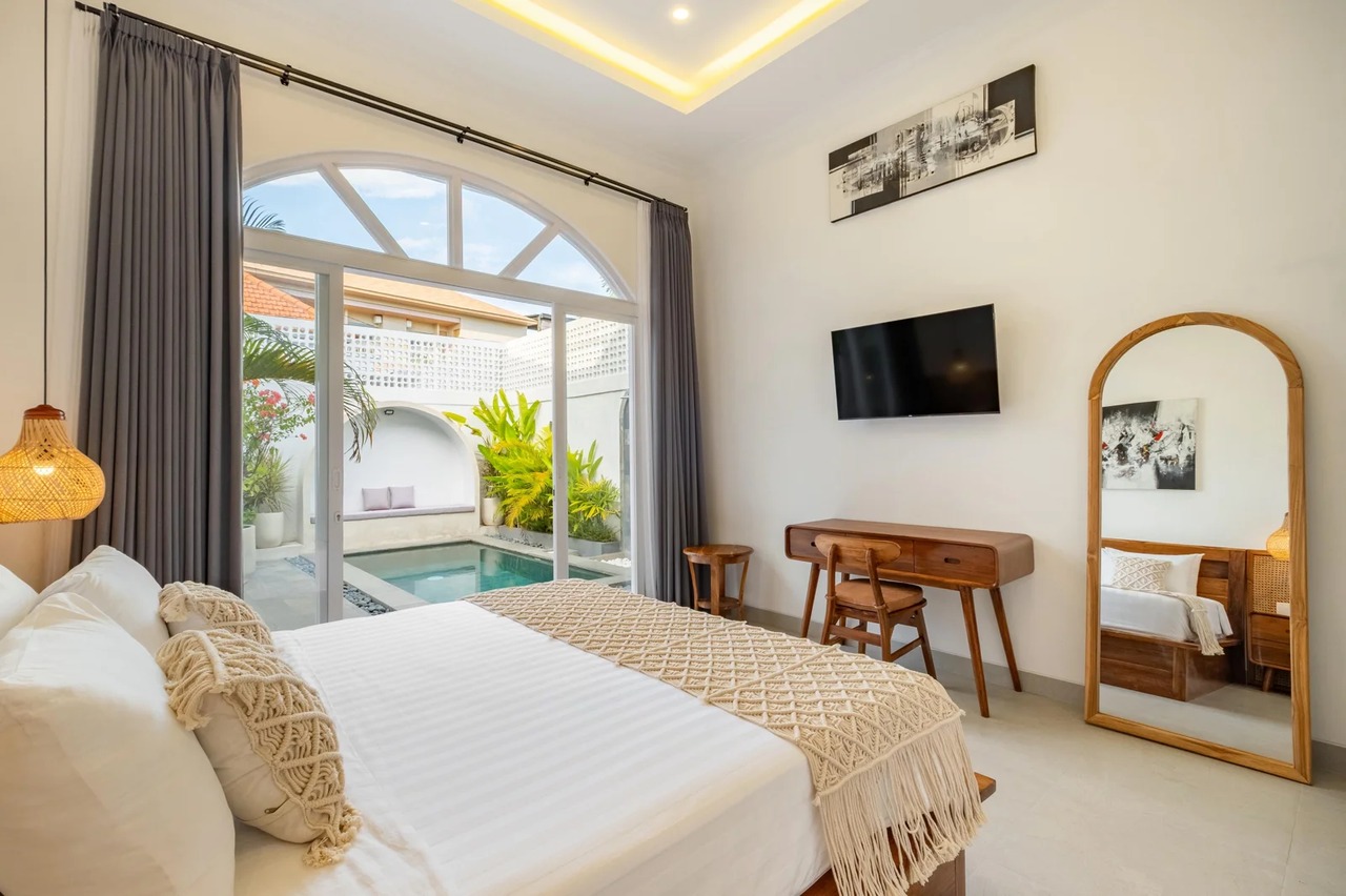 2 NEW BEDROOM VILLA TO BATU BOLONG BEACH