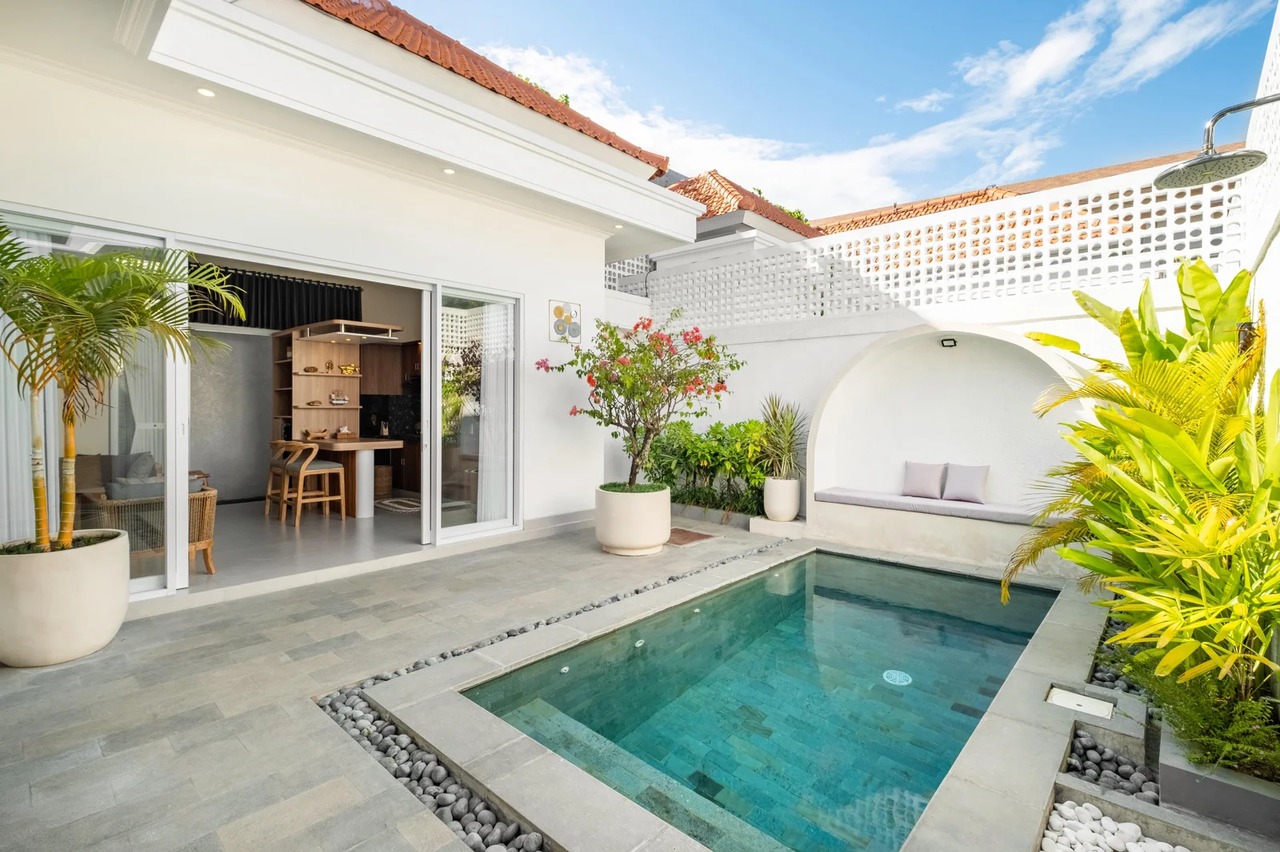 2 NEW BEDROOM VILLA TO BATU BOLONG BEACH