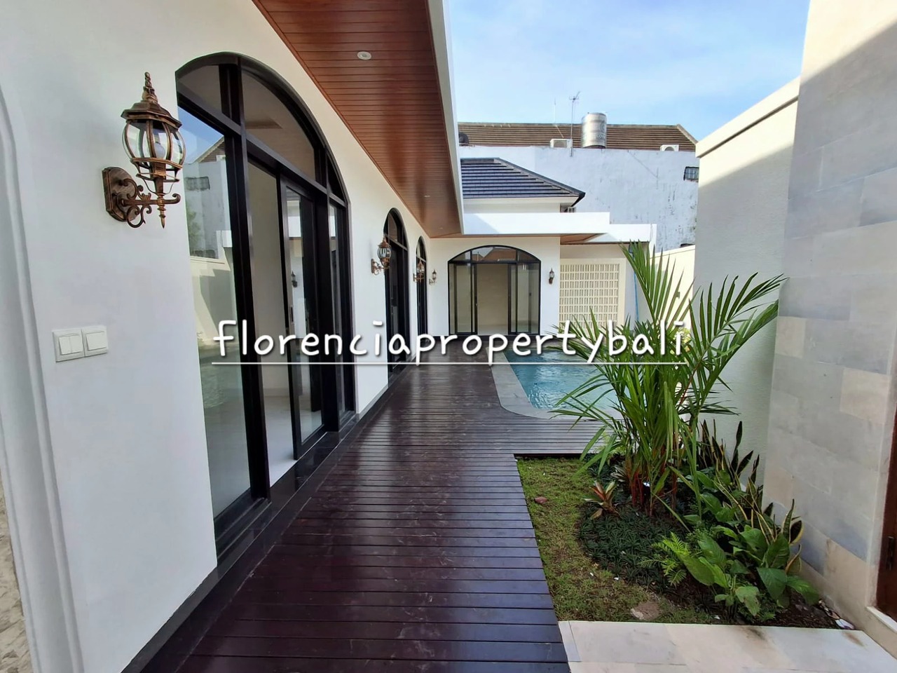 (FW007KE-Y) Your Lovely Tropical Home