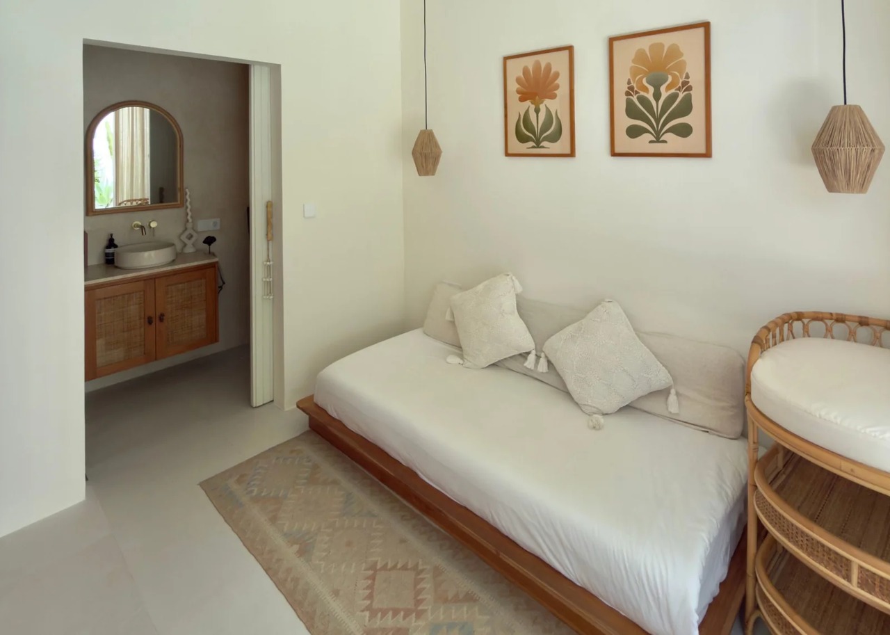 Cozy 2BD Villa — 5-Min from Seseh Beach