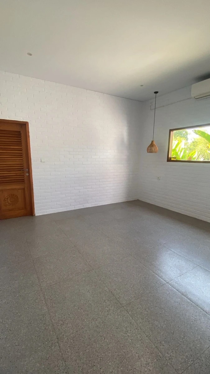 3 br villa for Rent in parerenan