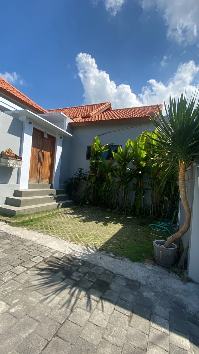 3 br villa for Rent in parerenan