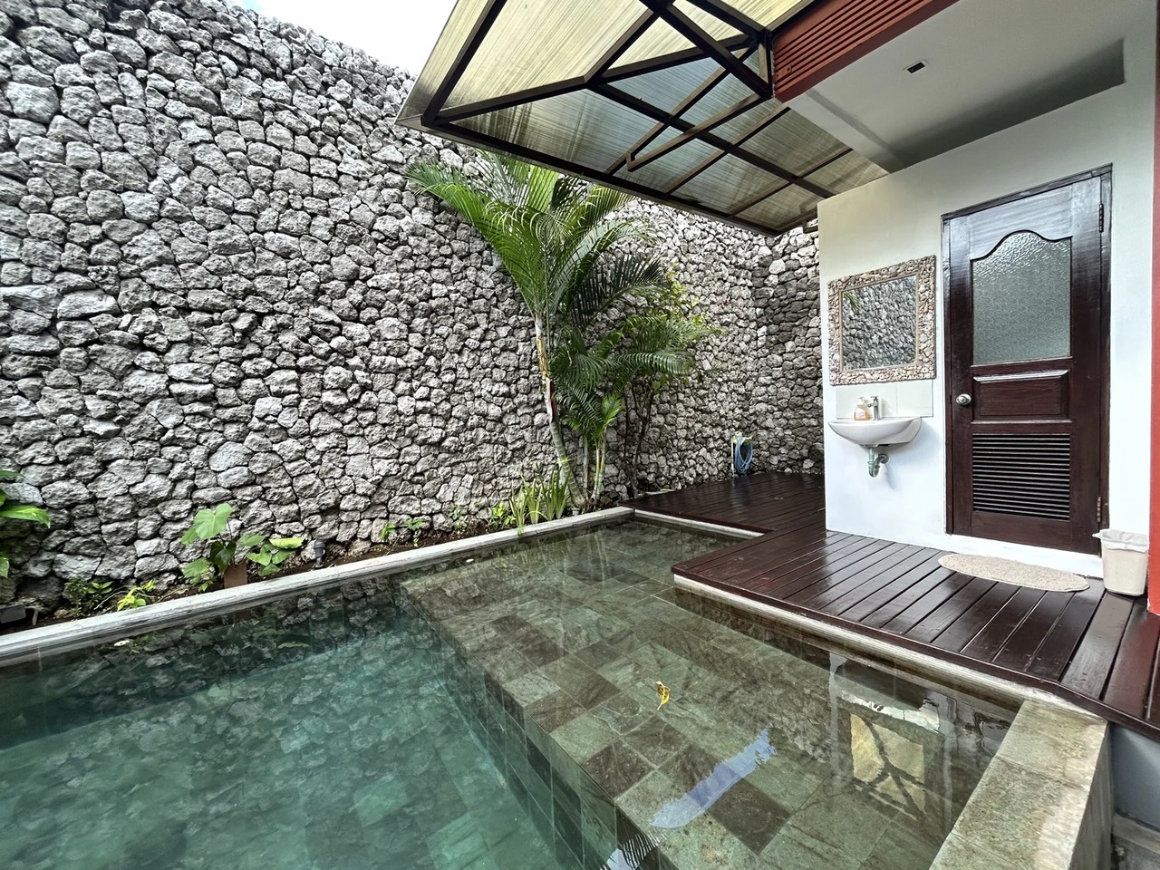 5BR Lux Villa w/ Pool & Prime Location