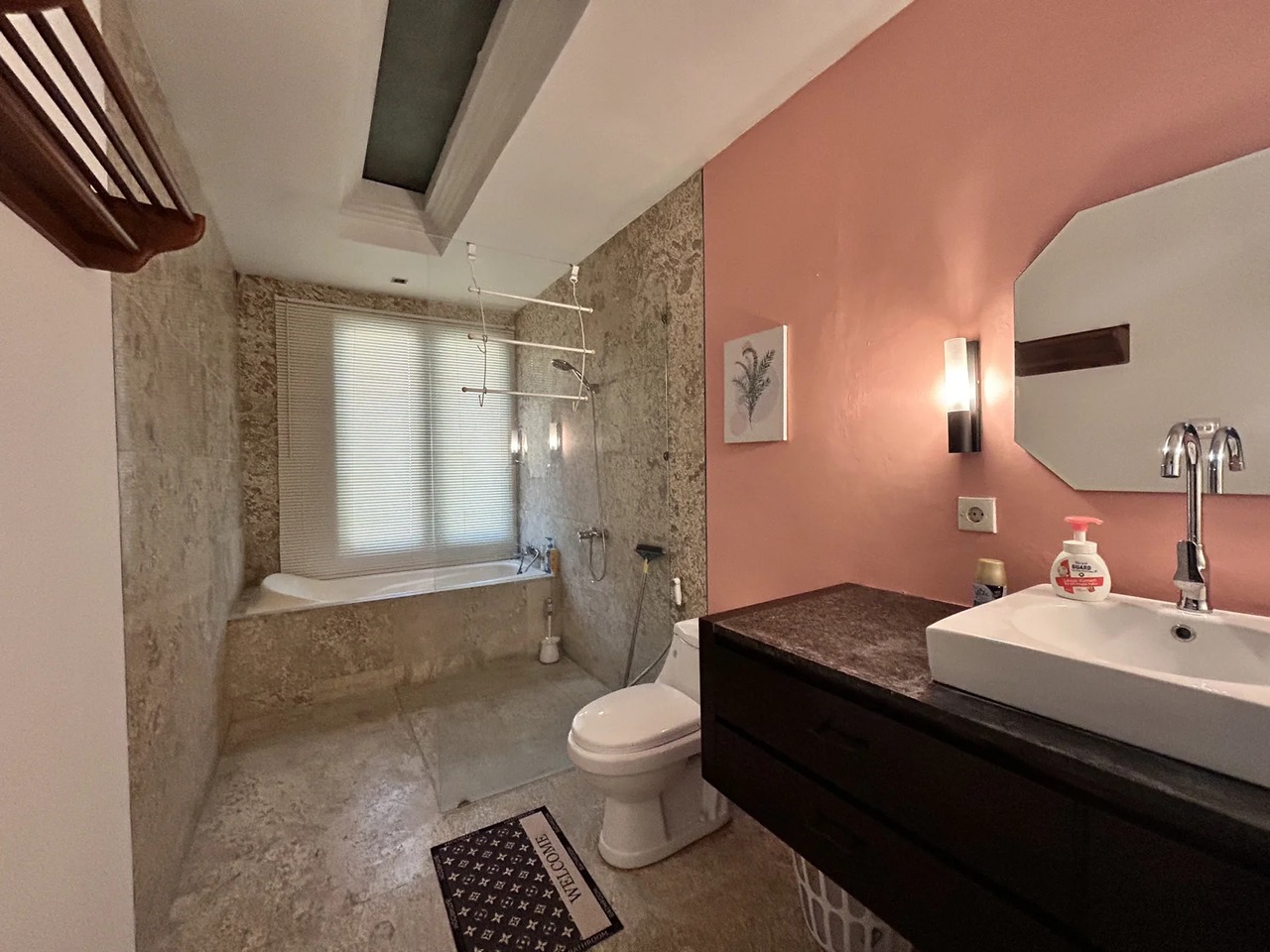 5BR Lux Villa w/ Pool & Prime Location