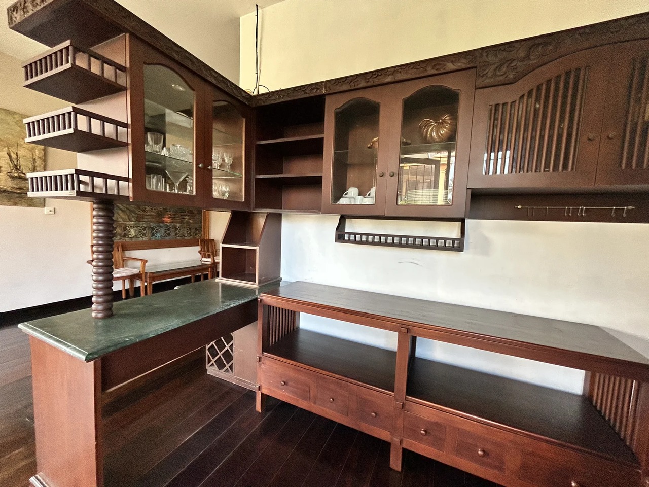 5BR Lux Villa w/ Pool & Prime Location