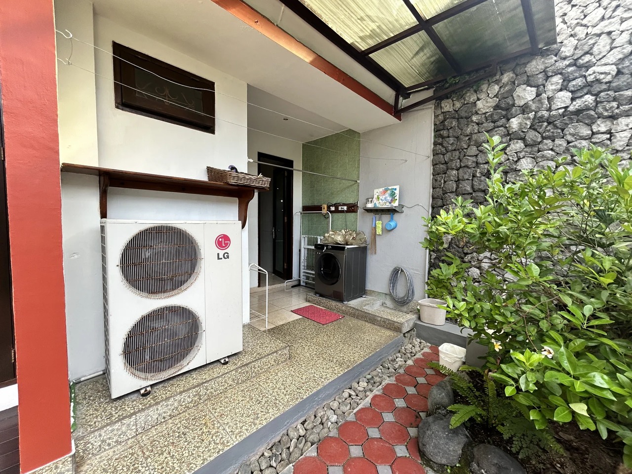 5BR Lux Villa w/ Pool & Prime Location