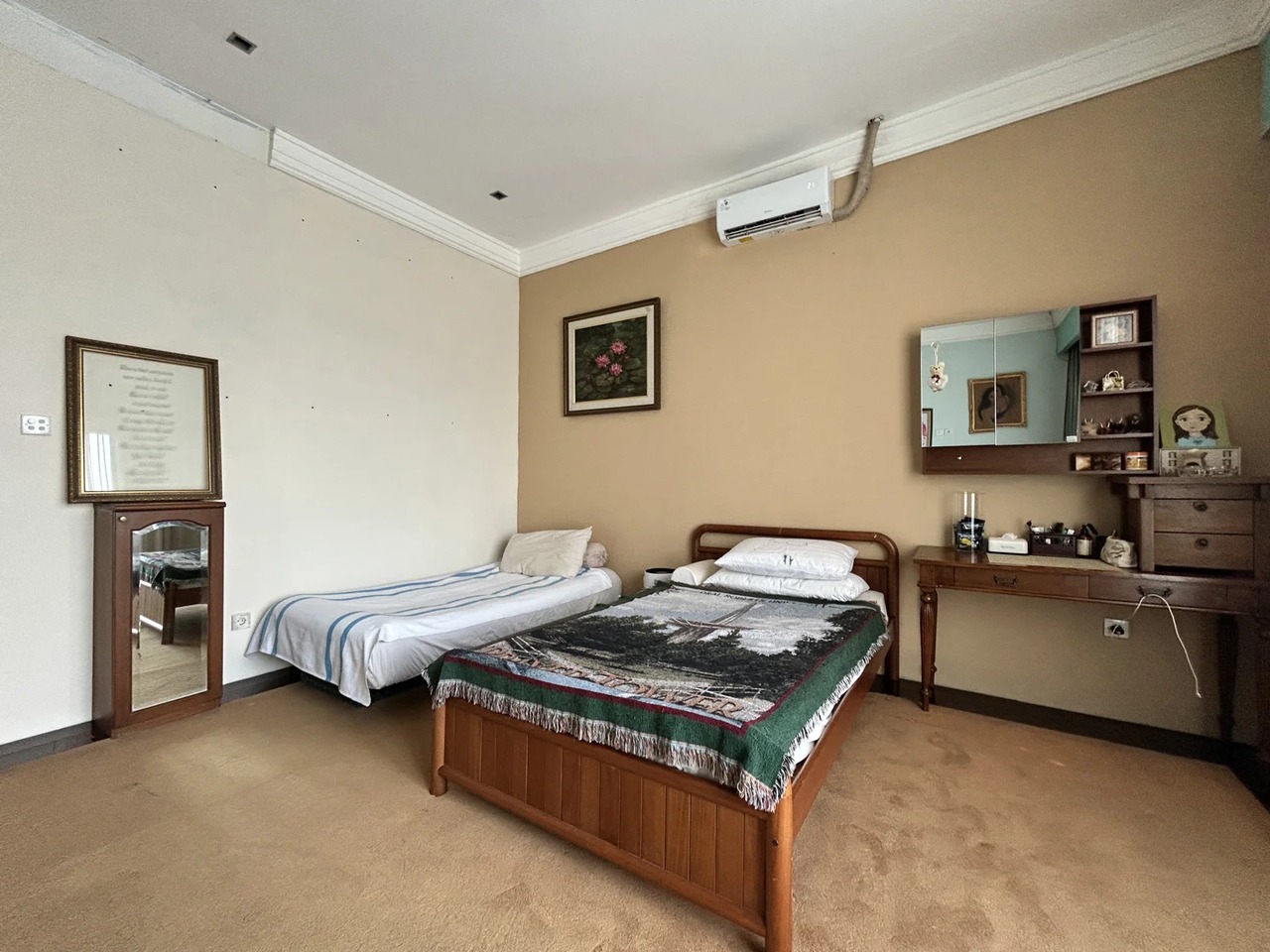 5BR Lux Villa w/ Pool & Prime Location