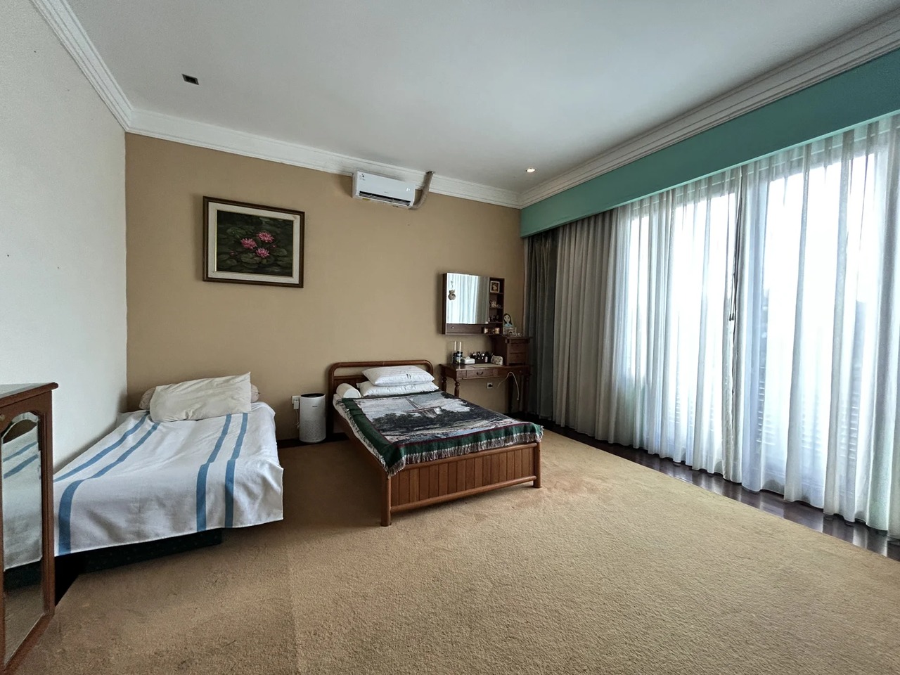 5BR Lux Villa w/ Pool & Prime Location