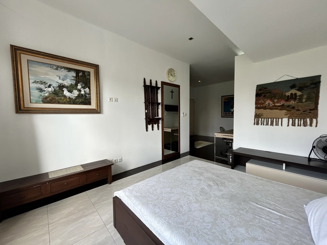 5BR Lux Villa w/ Pool & Prime Location