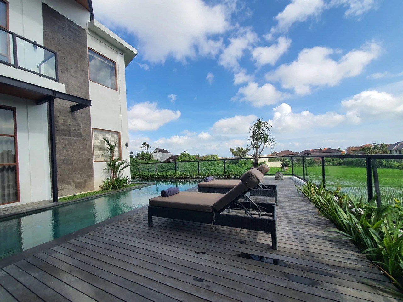 BRAND NEW 4 BEDROOM VILLA IN BERAWA