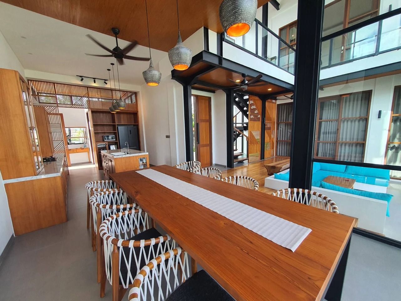 BRAND NEW 4 BEDROOM VILLA IN BERAWA