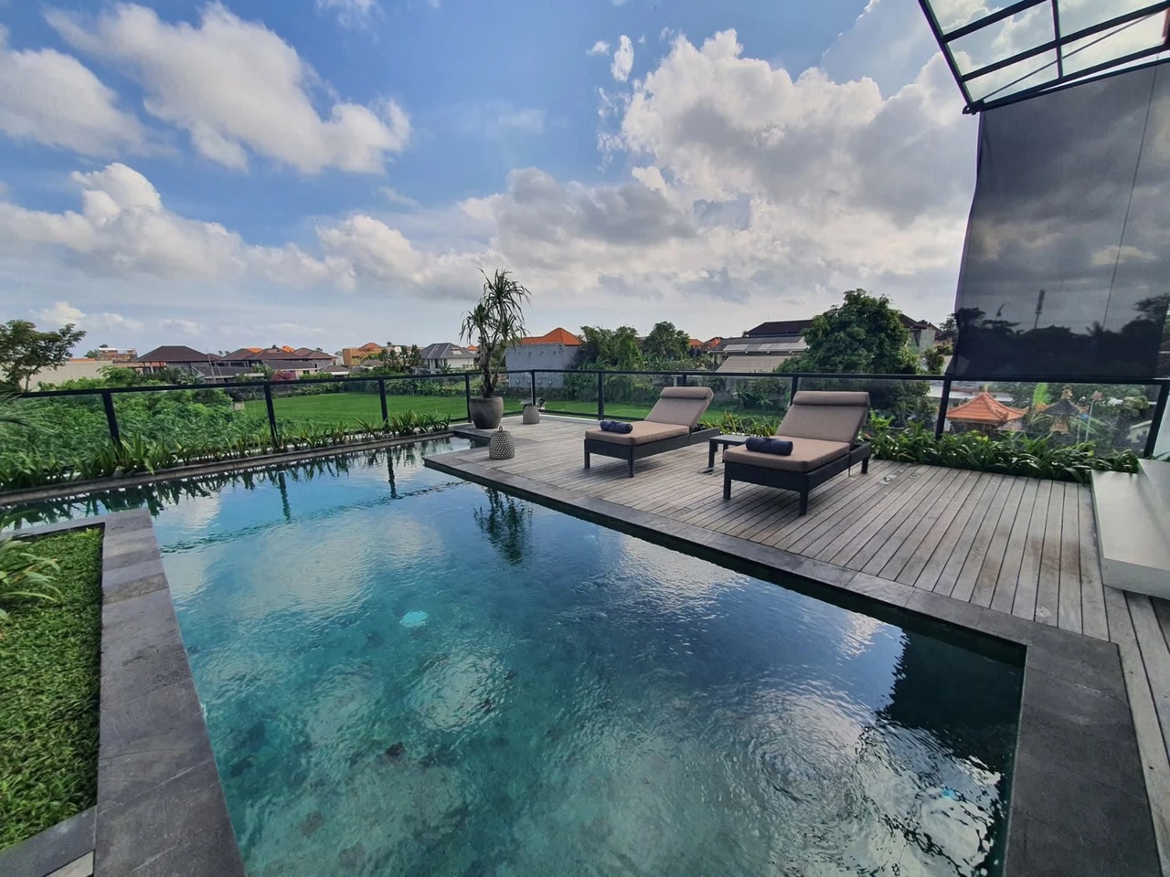 BRAND NEW 4 BEDROOM VILLA IN BERAWA
