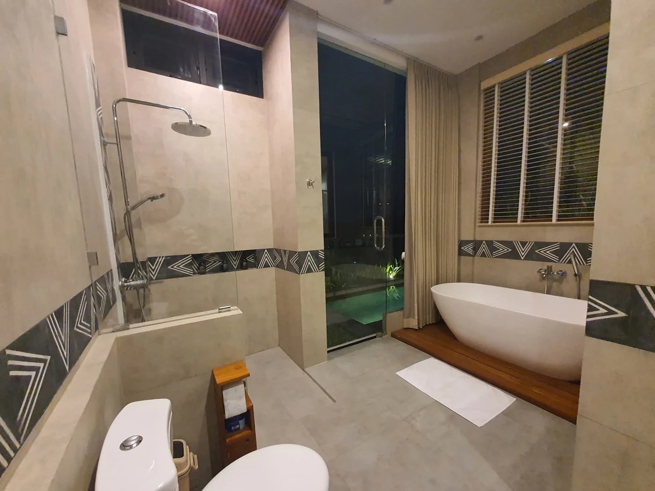 BRAND NEW 4 BEDROOM VILLA IN BERAWA