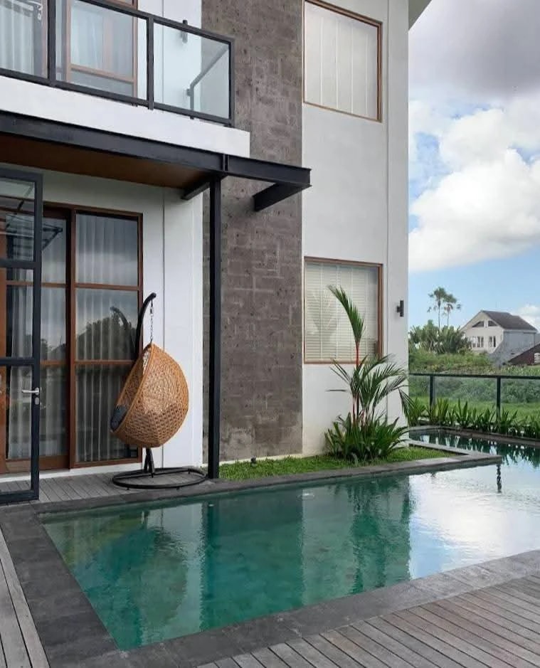 BRAND NEW 4 BEDROOM VILLA IN BERAWA