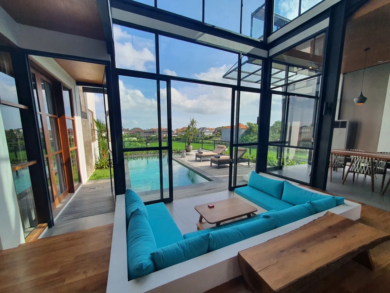 BRAND NEW 4 BEDROOM VILLA IN BERAWA