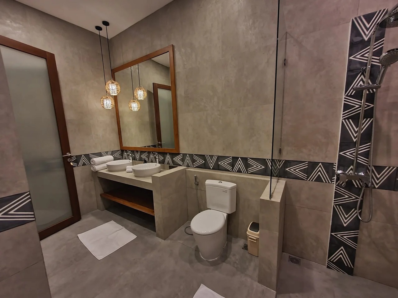BRAND NEW 4 BEDROOM VILLA IN BERAWA