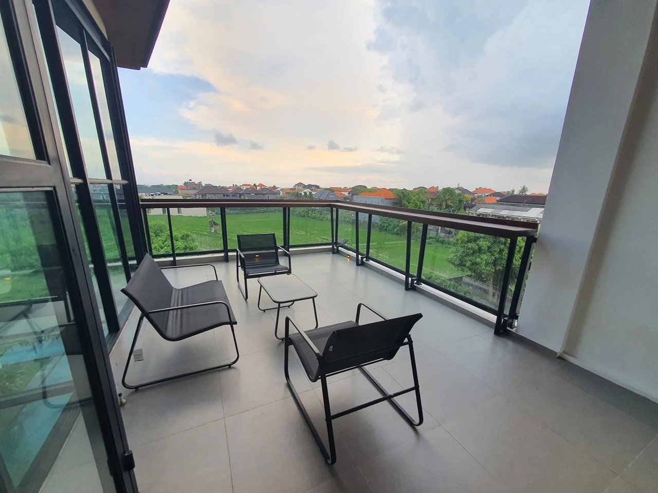 BRAND NEW 4 BEDROOM VILLA IN BERAWA