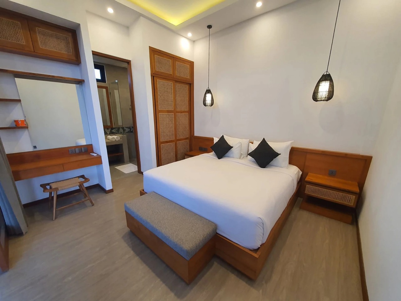 BRAND NEW 4 BEDROOM VILLA IN BERAWA